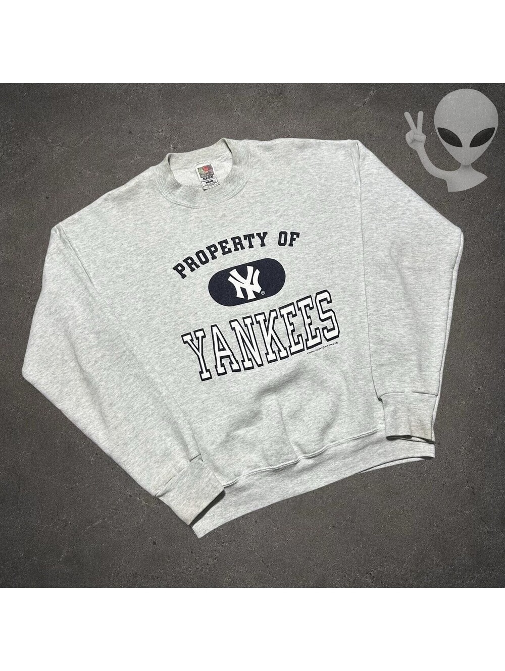 Fruit of the Loom Crewneck Sweatshirt Women M Gray Property Of Yankees Vintage